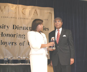 Nolan Atkinson, Jr., Partner at Duane Morris LLP receives the 2004 Rainbowmaker Award from MCCA Executive Director Veta Richardson